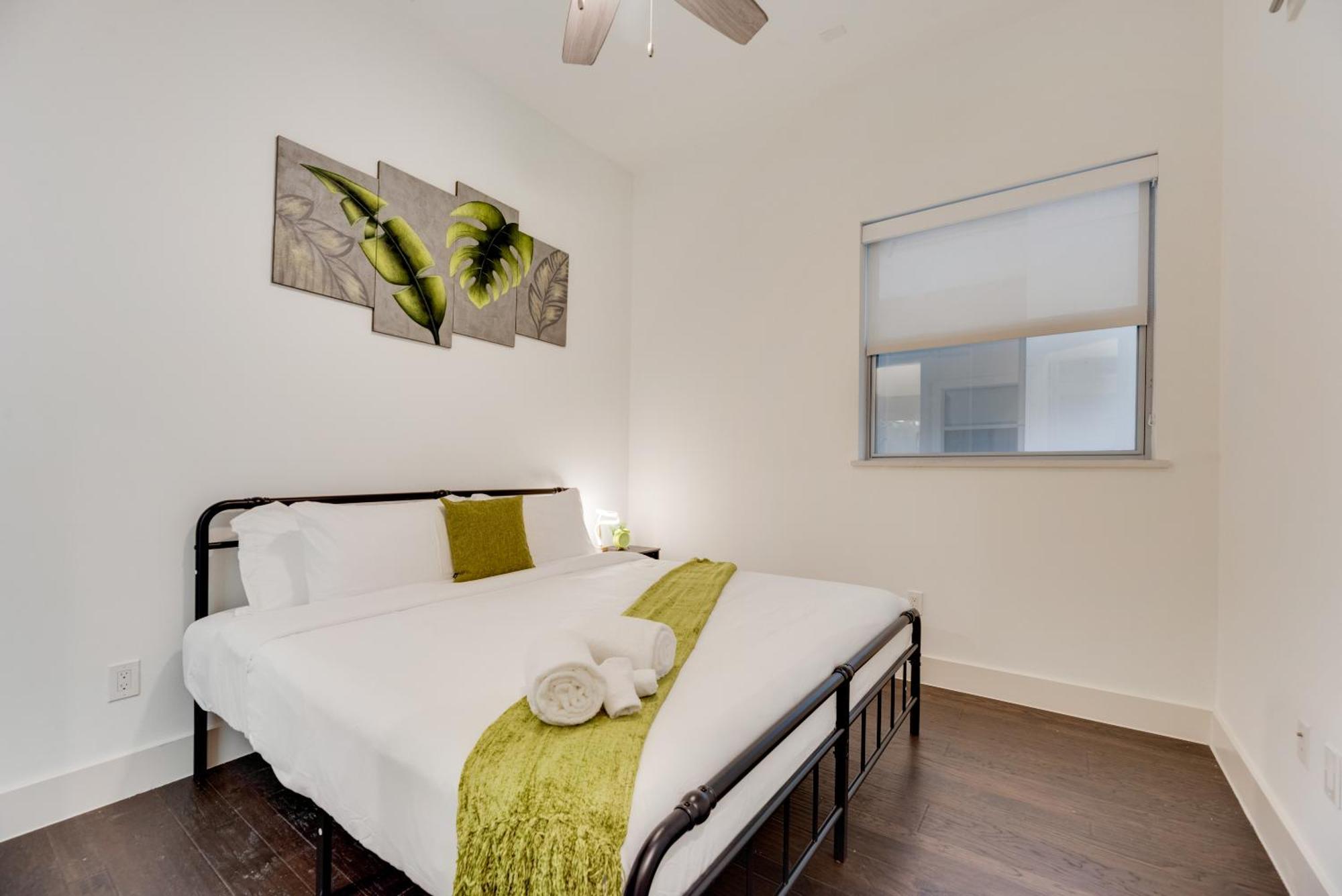 Snazzy Loft Style 2Br I Gym I Parking I Workspace دالاس المظهر الخارجي الصورة