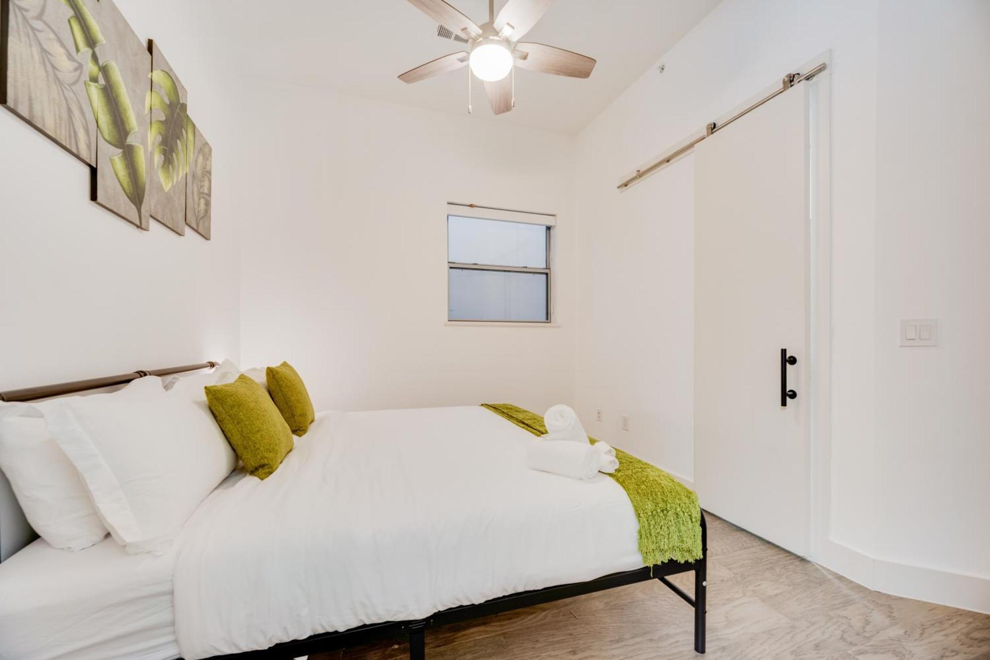 Snazzy Loft Style 2Br I Gym I Parking I Workspace دالاس المظهر الخارجي الصورة